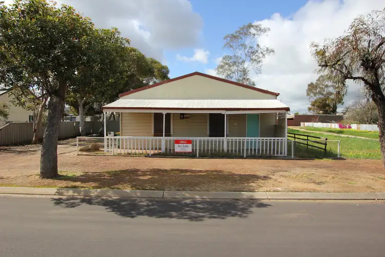13 George Street, Merredin WA 6415