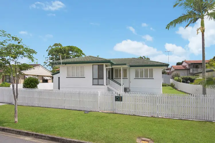 18 Mirang Street, Mansfield QLD 4122