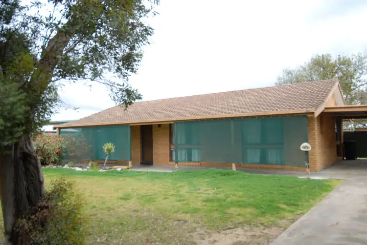1 JOHNSTON CRESCENT, Deniliquin NSW 2710