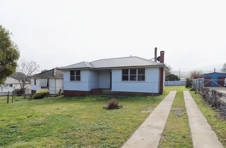 6 Gundagai Street, Adelong NSW 2729