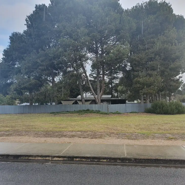 8 STEPHENSON STREET, Milang SA 5256