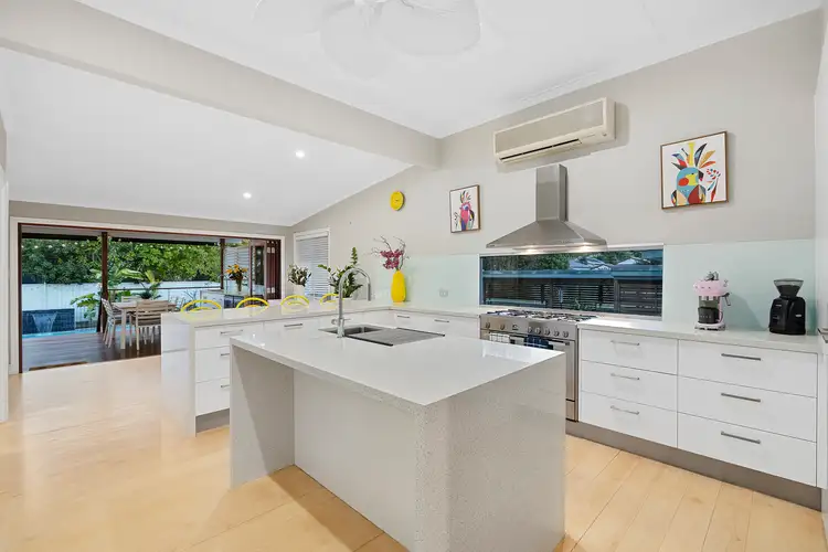 8 Cross Street, Mitchelton QLD 4053