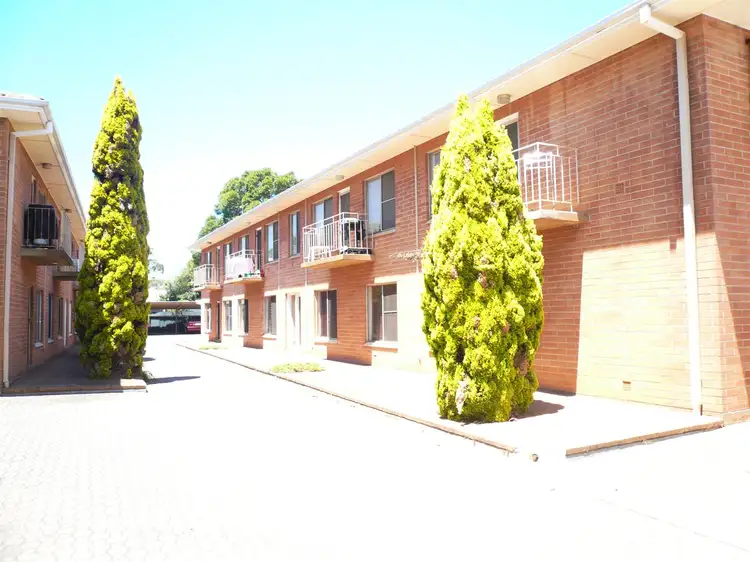 4/5 Crozier Terrace