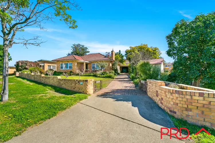 25 Kent Street, Tamworth NSW 2340