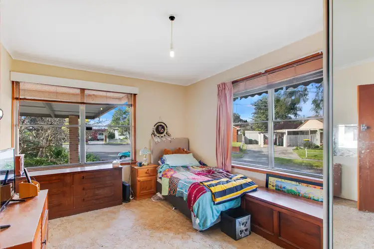 Fifth view of Homely house listing, 1 Huon Court, Frankston North VIC 3200