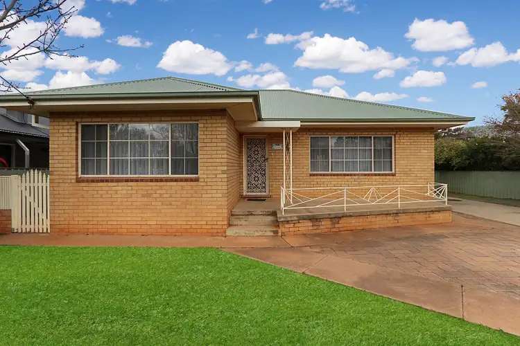 110 Kitchener Road, Temora NSW 2666
