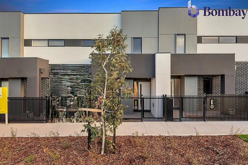 Main view of Homely townhouse listing, 8 Cyan Walk, Craigieburn VIC 3064