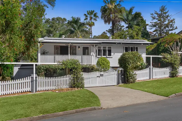 11 Owarra Avenue East, Ferny Hills QLD 4055