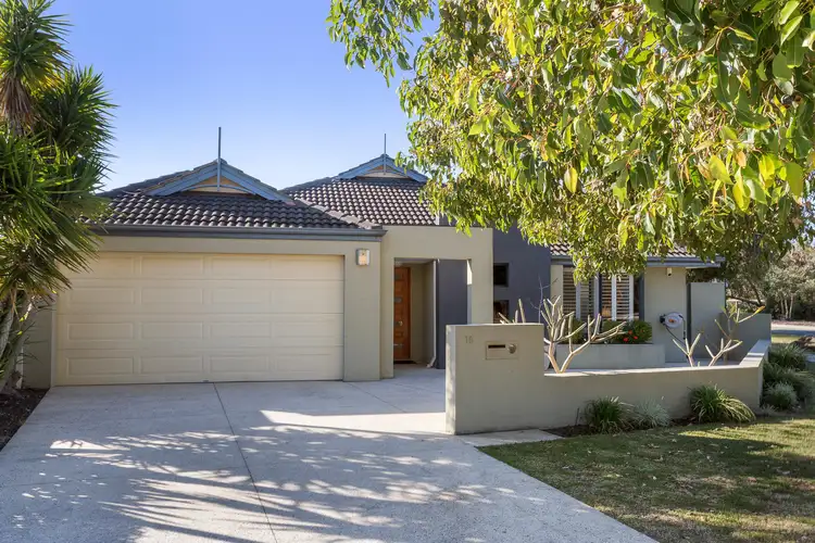 18 Burnett Road, Manning WA 6152
