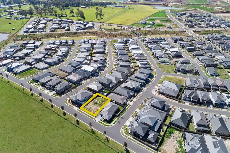 90 Sundowner Parkway, Box Hill NSW 2765