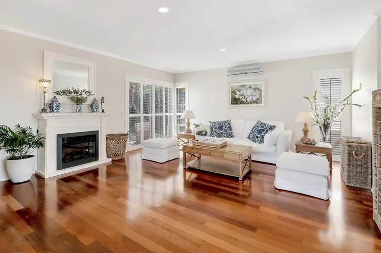 18 Abby Crescent, Ashmore QLD 4214