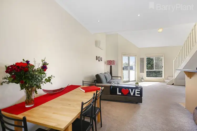40/13-15 Hewish Road, Croydon VIC 3136