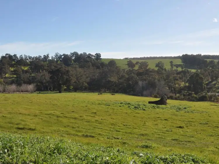 Lot 10 Yarri Brow, Kangaroo Gully WA 6255