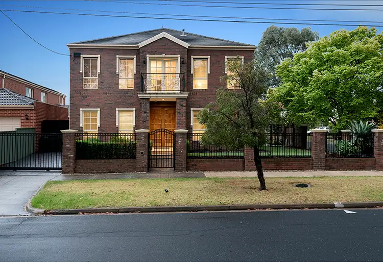 19A Cardinal Road, Oak Park VIC 3046