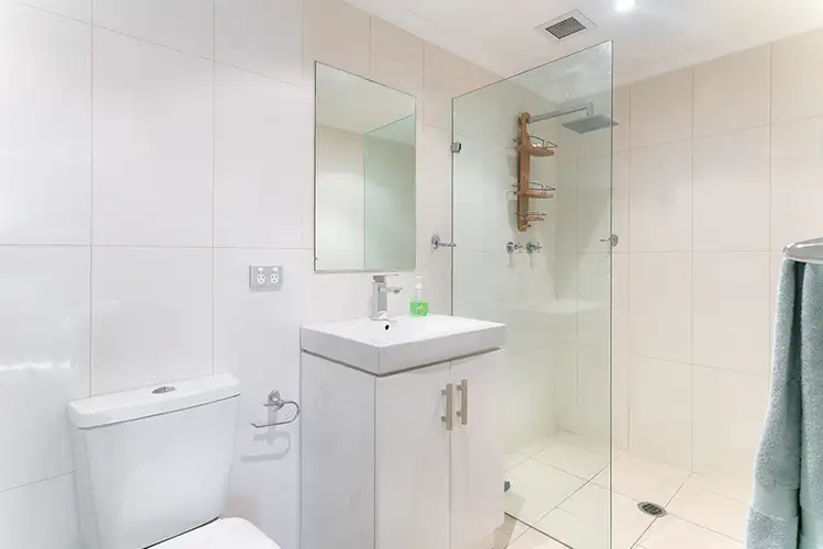 Fifth view of Homely apartment listing, 2/2 Lagoon Street, Narrabeen NSW 2101