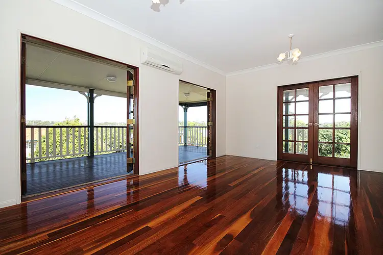 3 Ashbourne Close, Carindale QLD 4152