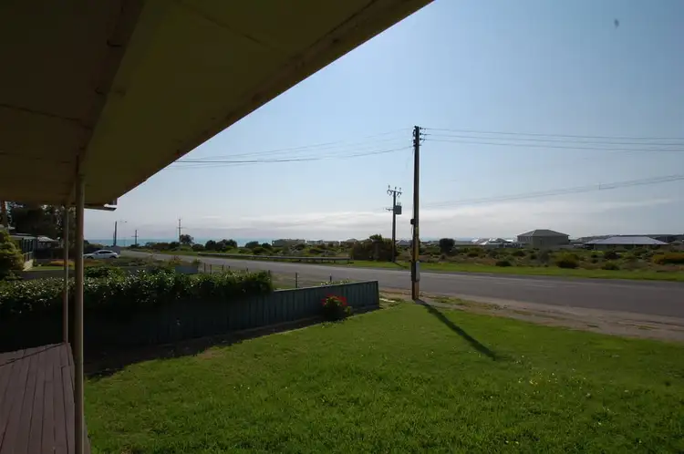 16 Sellicks Beach Road