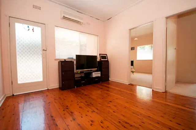 Sixth view of Homely unit listing, 1-4/652 Kiewa Street, Albury NSW 2640