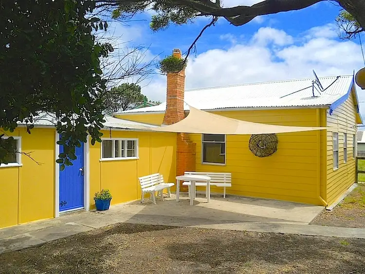 25 Charles Street, Currie, King Island TAS 7256