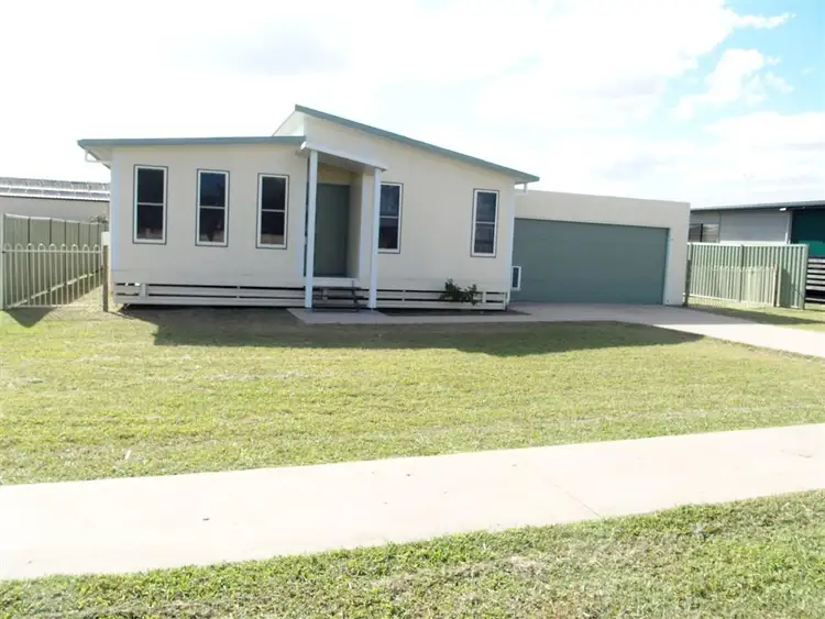 8 Hunter St, Blackwater QLD 4717