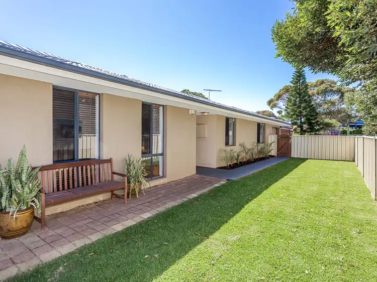 75 Campbell Drive, Hillarys WA 6025