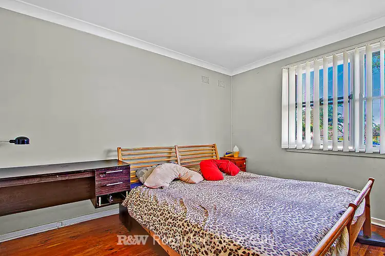 Fifth view of Homely house listing, 8 Waitaki Street, Lethbridge Park NSW 2770