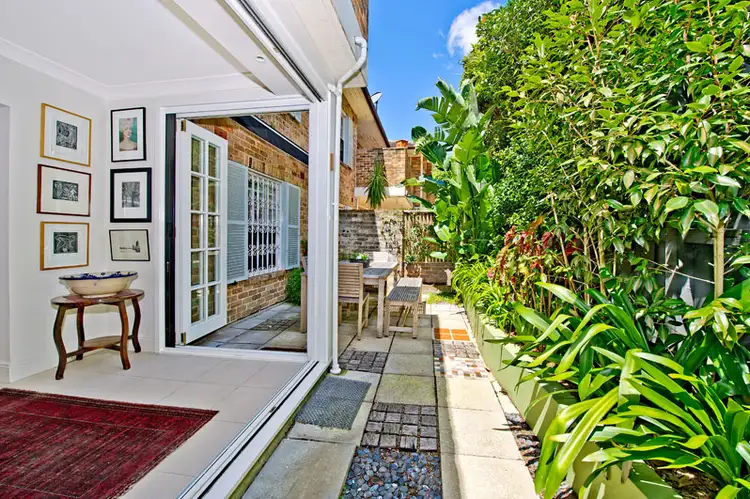 3/2A Trelawney Street, Woollahra NSW 2025