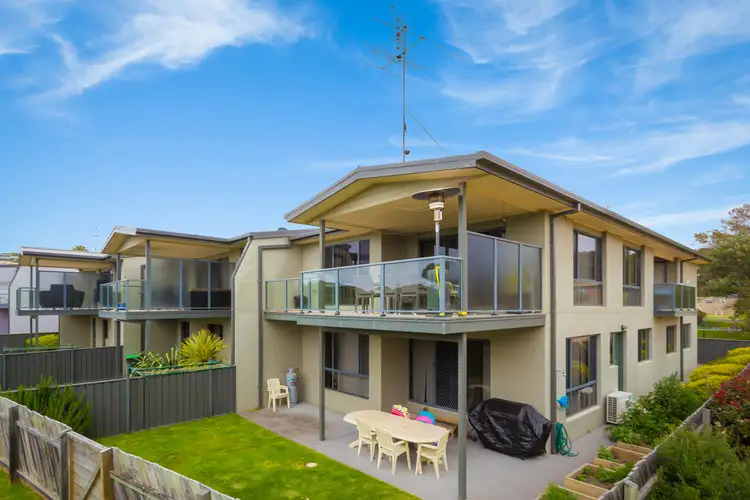 3/2b Surf Circle, Tura Beach NSW 2548