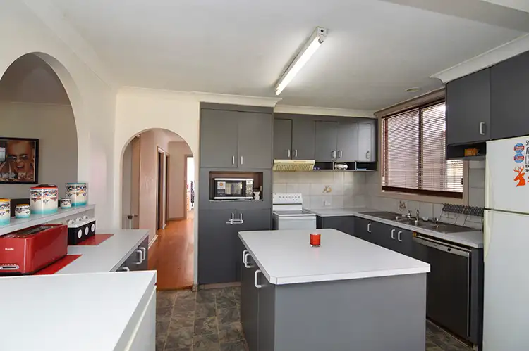 Second view of Homely house listing, 665 Woomera Avenue, Red Cliffs VIC 3496