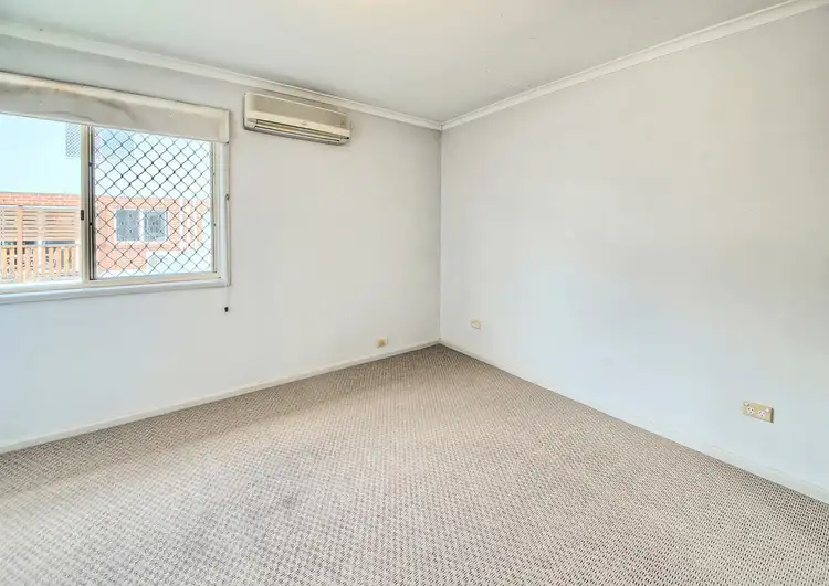 Sixth view of Homely townhouse listing, 2/25 Grosvenor St, Yeerongpilly QLD 4105