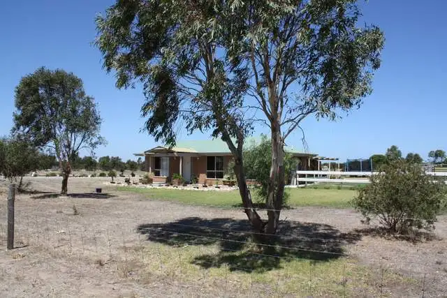 39 Thomas Road, Clayton Bay SA 5256