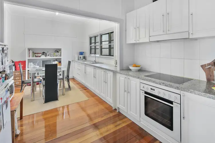29 - 31 BARRINIA STREET, Manly QLD 4179