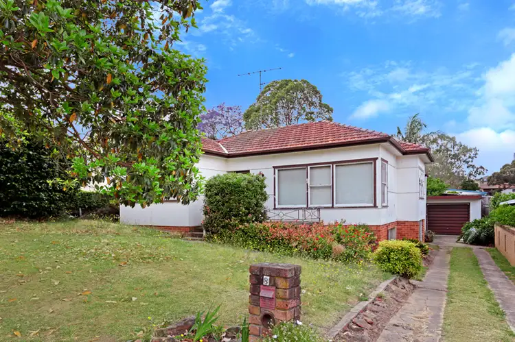 8 Moombara Avenue, Peakhurst NSW 2210