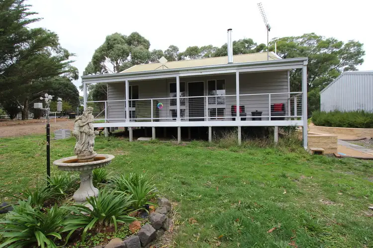 56 Louise Court, Haddon VIC 3351