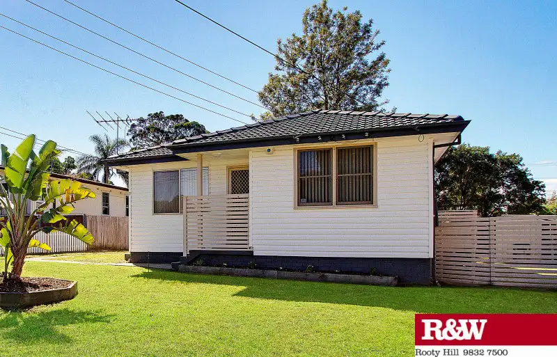 Main view of Homely house listing, 7 Luzon Avenue, Lethbridge Park NSW 2770
