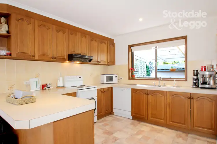Second view of Homely house listing, 2 James Court, Leongatha VIC 3953