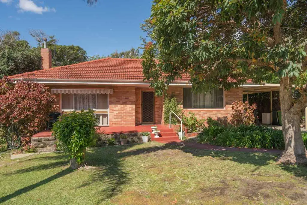 Main view of Homely house listing, 2 Griffiths Place, Hilton WA 6163
