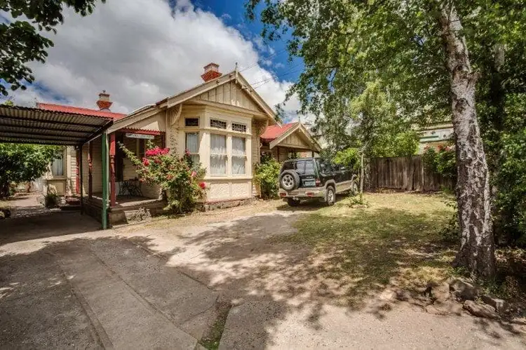 29 Keane St West