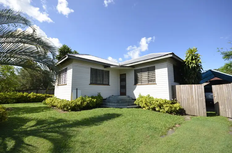38 Pringle Street, Mossman QLD 4873