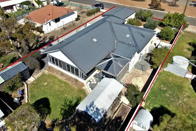 6 EGGERS PLACE