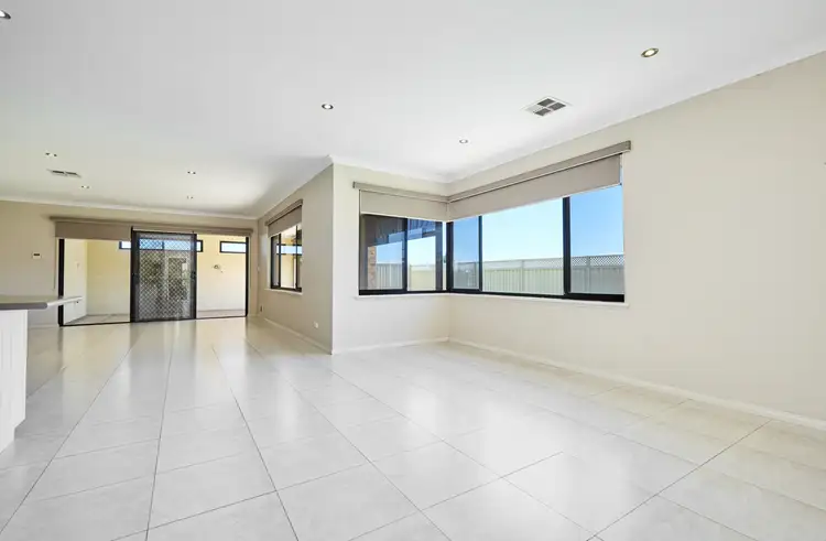 Fourth view of Homely house listing, 2 Capri Rise, Yangebup WA 6164