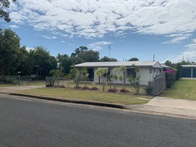 76 Shell Street, Urangan QLD 4655
