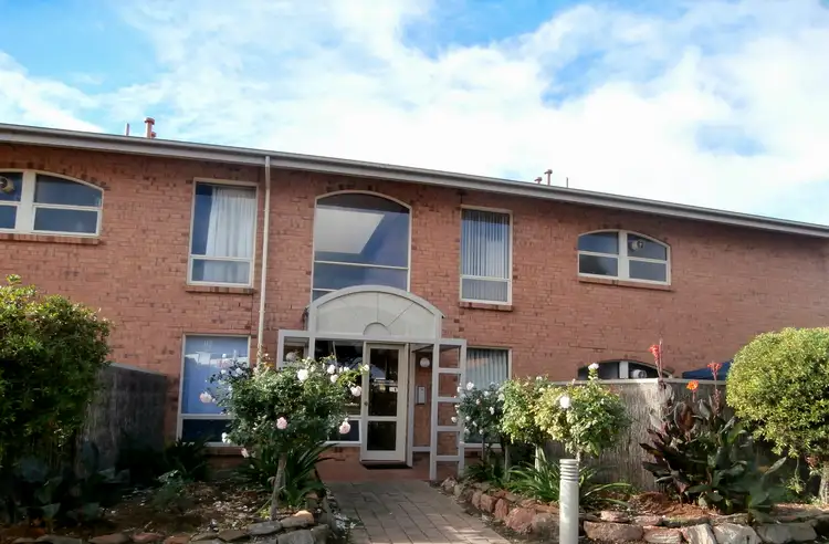 7 Sunrise Court