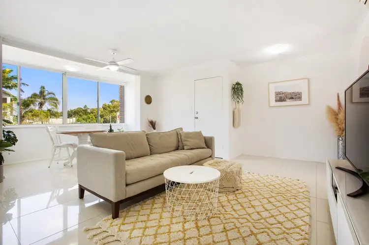 8/35 Second Avenue, Broadbeach QLD 4218