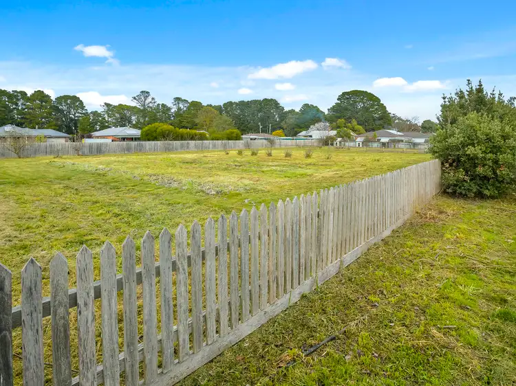 CA 17 - 8 Ross Street, Malmsbury VIC 3446