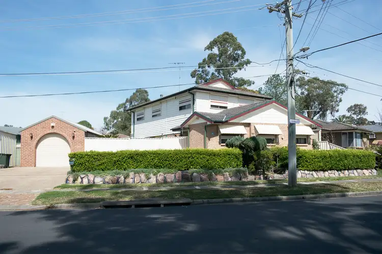8 Caramar St, Dharruk NSW 2770
