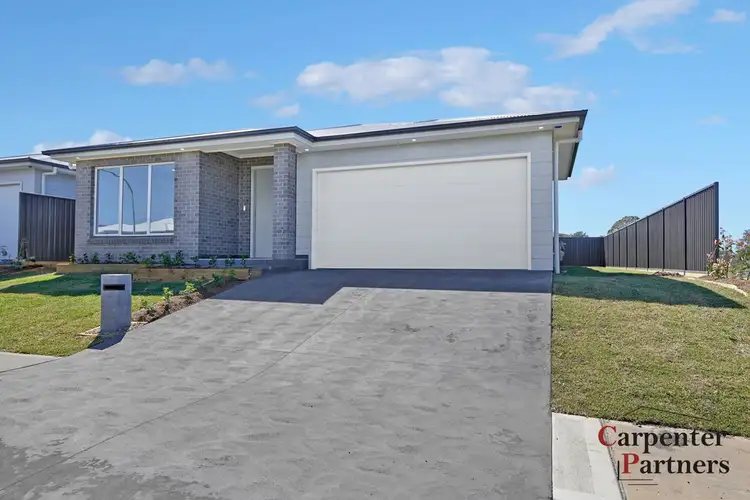 6 Roy Crescent, Thirlmere NSW 2572