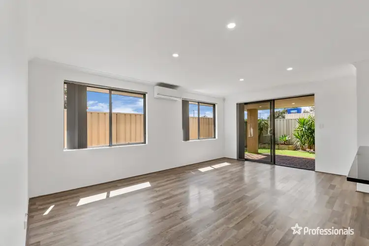 Sixth view of Homely house listing, 76 Kalari Drive, Wattle Grove WA 6107