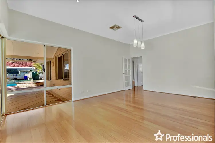 Sixth view of Homely house listing, 2 Frampton Crescent, Canning Vale WA 6155
