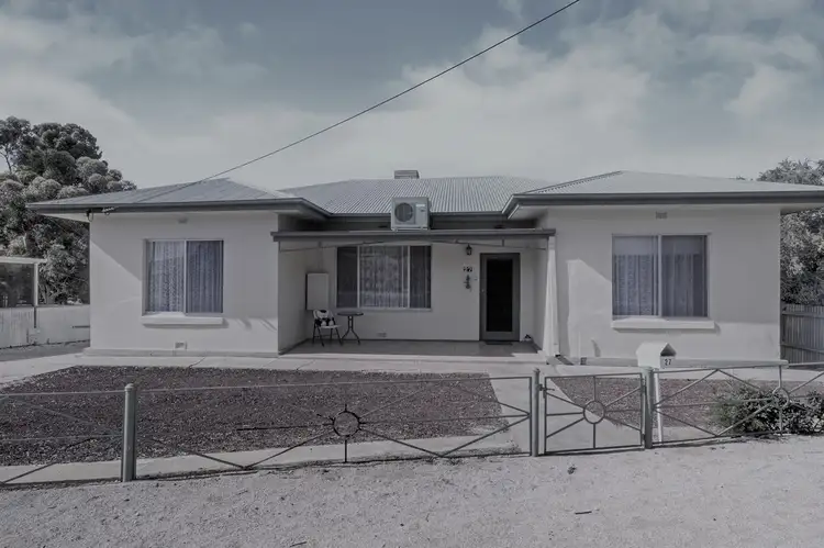 27 First Street, Loxton SA 5333